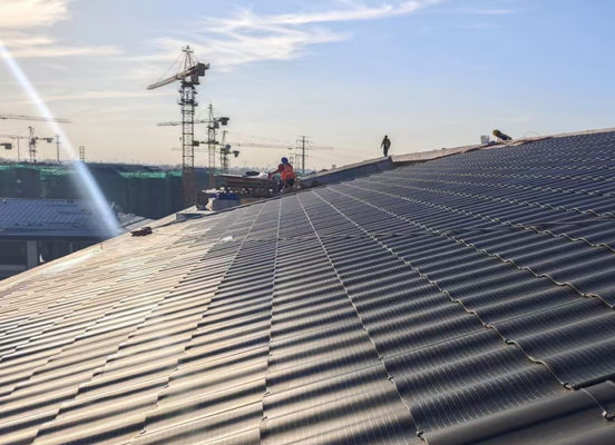 ขนาดภายนอก 723 * 500 * 41 มิลลิเมตร 40W BIPV แผนแสงอาทิตย์ด้วยกระจกด้านหน้า 5 มิลลิเมตร กระจกด้านหลัง